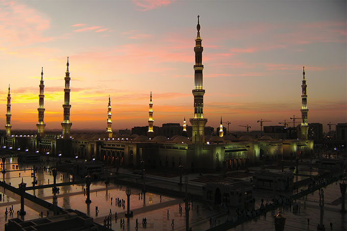 FEATURED-Masjid-Al-Nabawi-or-Nabawi-Mosque-2-