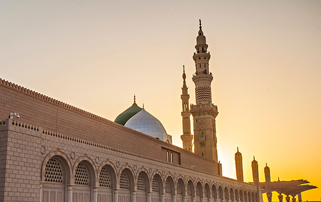 Nabawi-mosque-in-early-morning-BANNER
