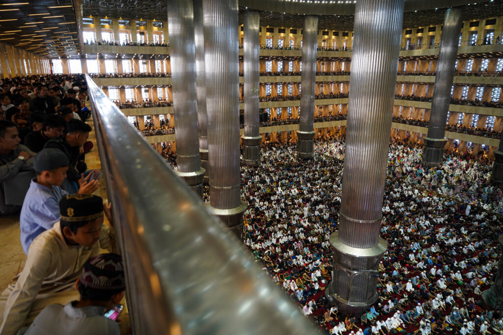 crowded time for Umrah