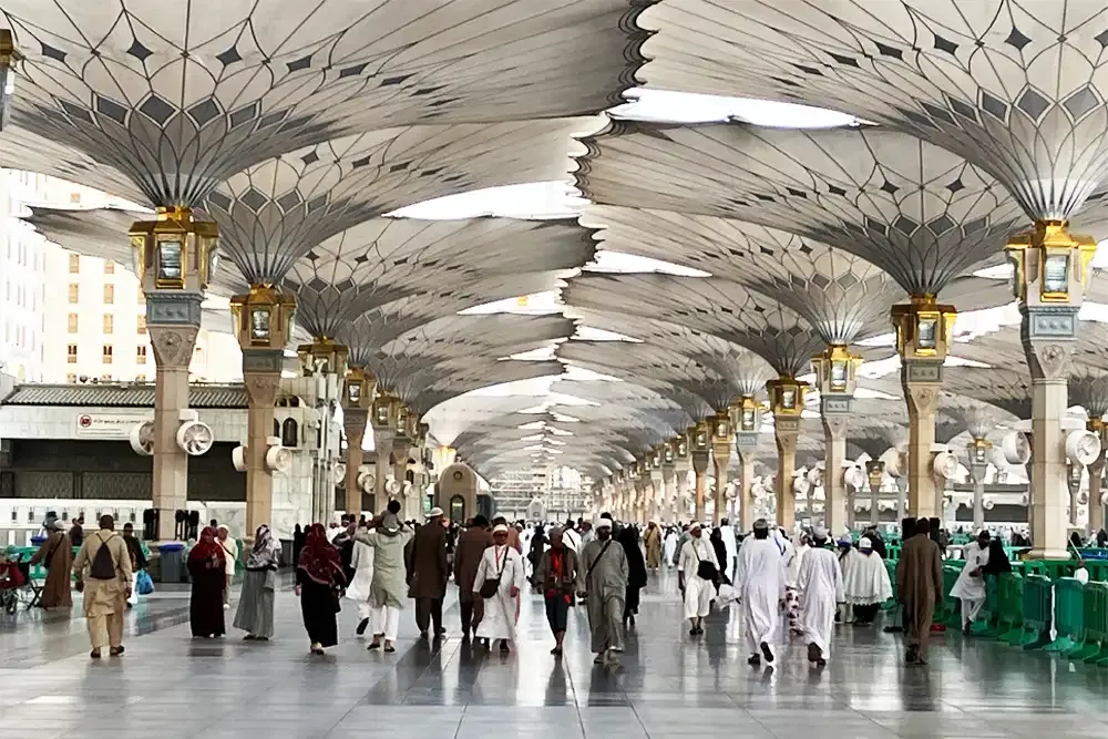 People go to Umrah during Ramadan