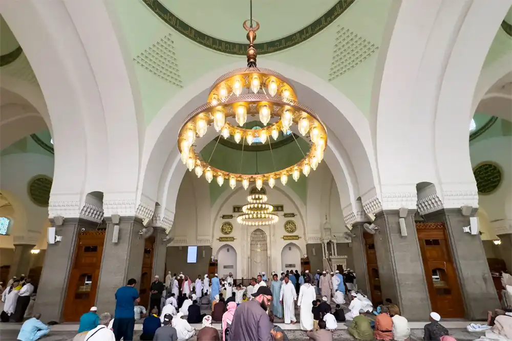 Pray at Masjid al-Qiblatain